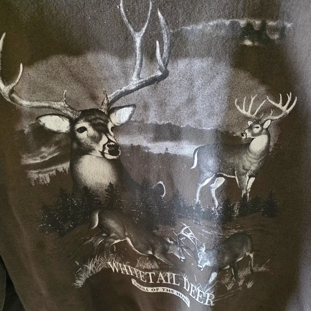 Covington Graphic White Tail Deer Brown and White Sweatshirt Size Large Outdoor